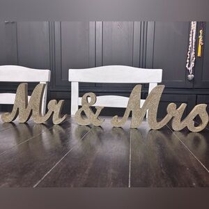 Gold Glitter Mr & Mrs Sign
